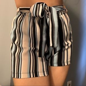 Stripped belted shorts